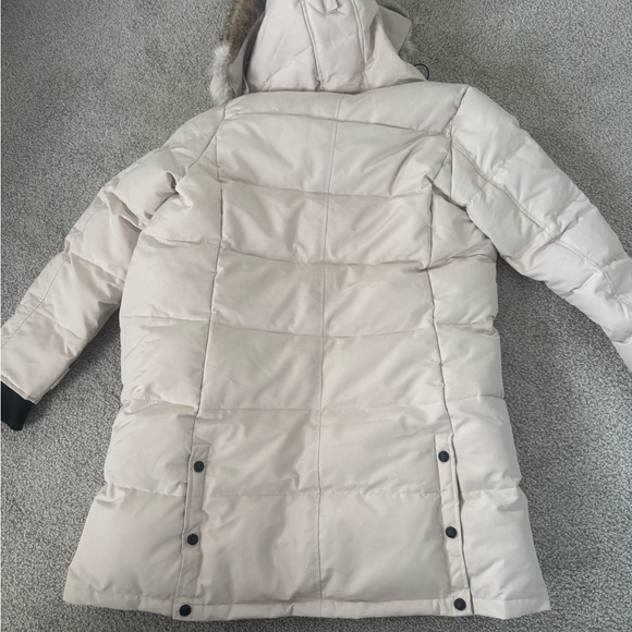 Canada Goose Women's Beige Hooded Puffer Jacket - Picture 4 of 8